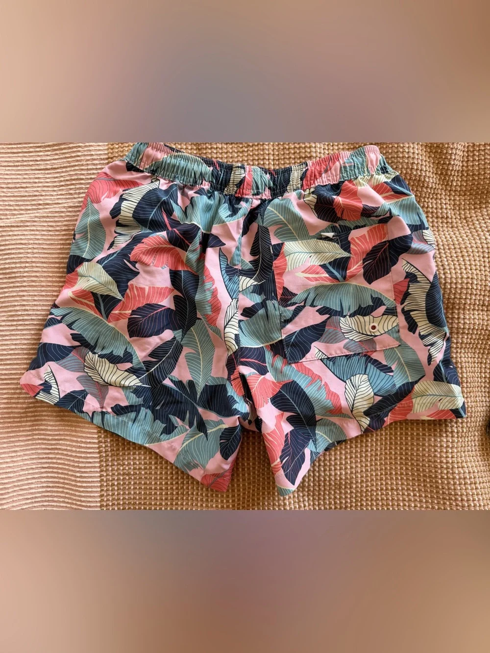 Topman Men's Tropical Leaf Swim Trunks in Pink, Green, Navy 5’’ inseam